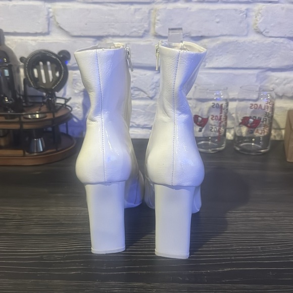 Mix No. 6 White patent  Heeled Boots - Picture 4 of 7